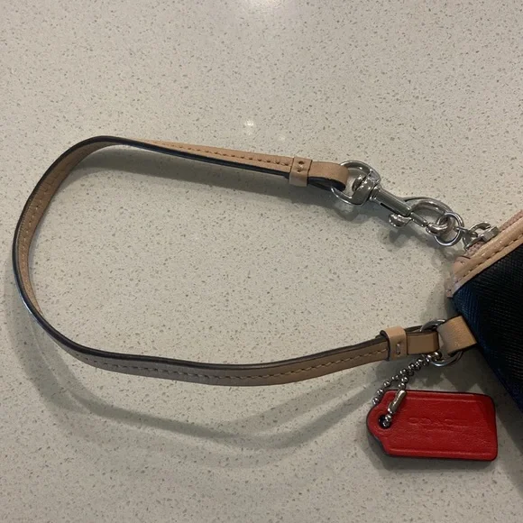 Coach Horse and Carriage Black Wallet Wristlet - Picture 3 of 6